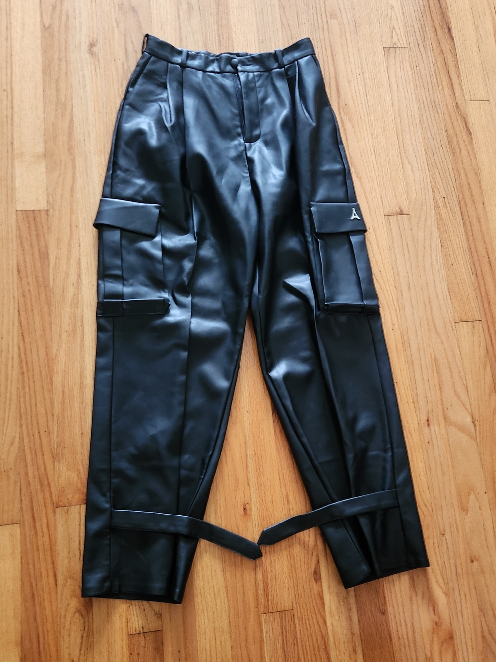 NWT Maniere De Voir Black Faux Leather Wide Leg Cargo Pants Size 8 - Picture 3 of 9